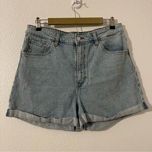 H&M Women’s Light Blue Jean Mom Shorts Size 14